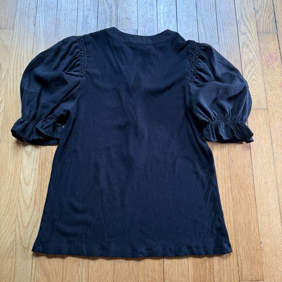 Tuckernuck Pomander Place Size M Black Livia Ribbed Short Puff Sleeve V-Neck Top - Picture 11 of 12